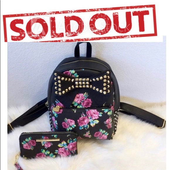 🎉💋🎉Betsey Johnson Floral Backpack and Wallet - Picture 1 of 8
